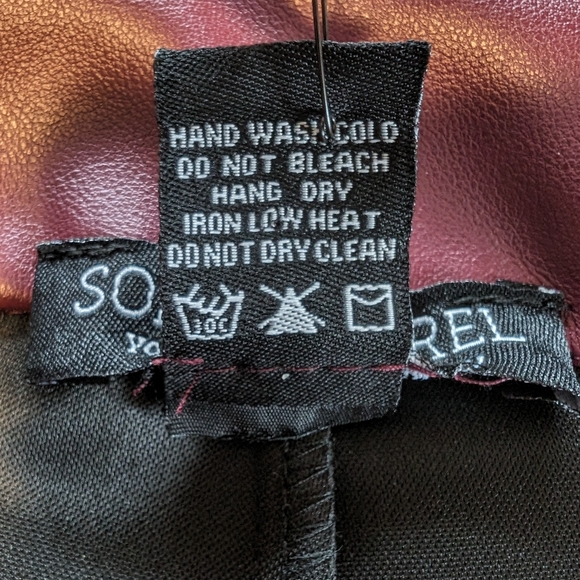 SOHO Apparel Burgundy Faux Leather Pants Women’s Medium - NWT - Picture 16 of 16